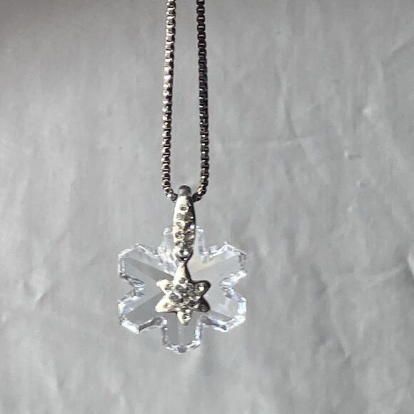 Vintage Swarovski Crystal Snowflake Pave Sterling Silver 925 AU Pendant w/Chain - Picture 1 of 16
